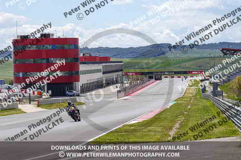 cadwell no limits trackday;cadwell park;cadwell park photographs;cadwell trackday photographs;enduro digital images;event digital images;eventdigitalimages;navarra;no limits trackdays;peter wileman photography;racing digital images;trackday digital images;trackday photos